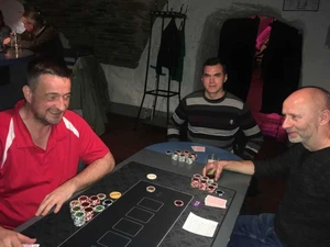 pokerrunde_malzhaus_300x240.webp